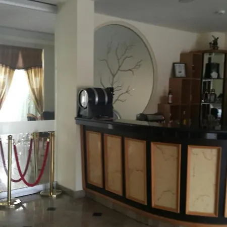 Апартамент В Комплексе С Бассейном Поморие Apartmán