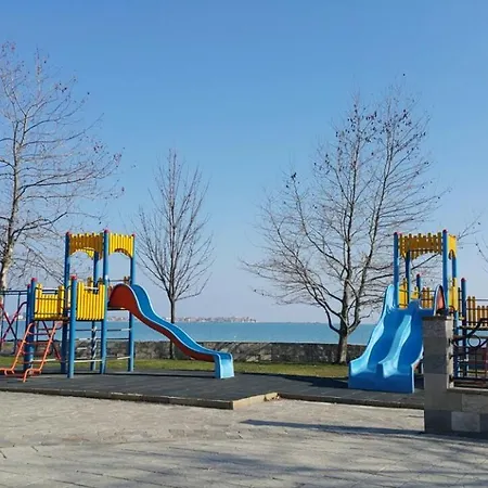 Апартамент В Комплексе С Бассейном Поморие Apartmán Pomorie